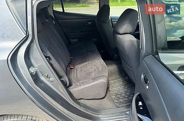 Хетчбек Nissan Leaf 2015 в Чернівцях