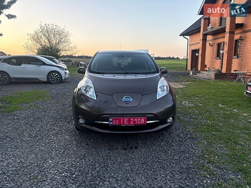 Хэтчбек Nissan Leaf 2016 в Луцке