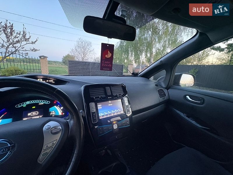Хэтчбек Nissan Leaf 2016 в Луцке