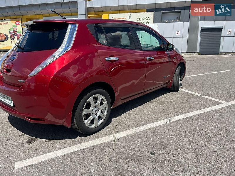 Хетчбек Nissan Leaf 2013 в Львові