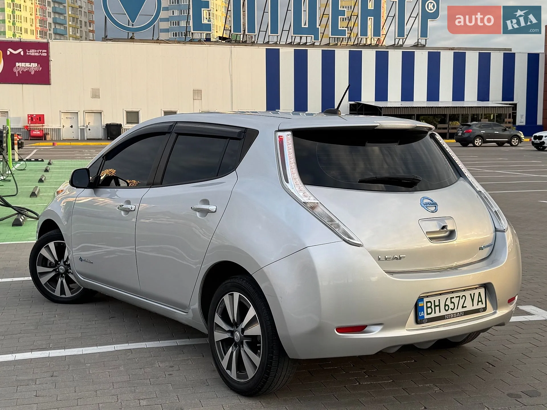 2015 Nissan Leaf - мініатюра 35