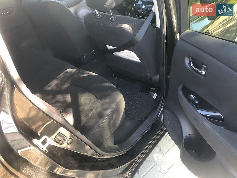Хетчбек Nissan Leaf 2014 в Вінниці