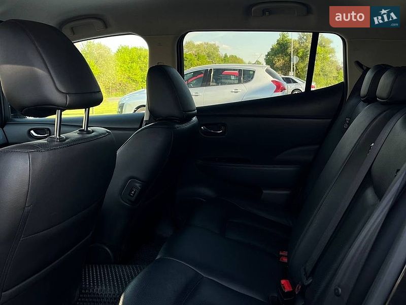 Хэтчбек Nissan Leaf 2016 в Луцке