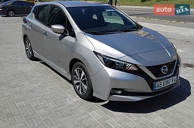 Хетчбек Nissan Leaf 2018 в Дніпрі
