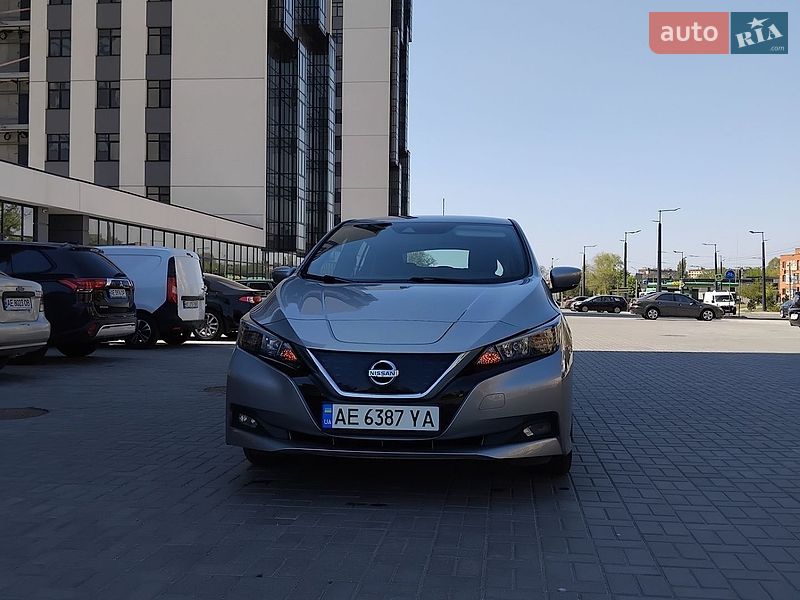 Хэтчбек Nissan Leaf 2018 в Днепре