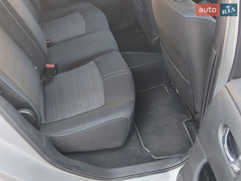 Хэтчбек Nissan Leaf 2018 в Днепре