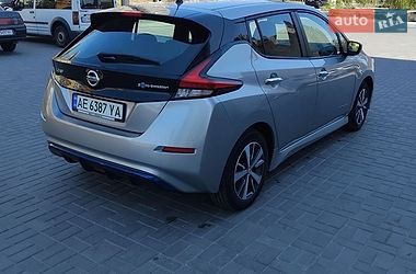 Хетчбек Nissan Leaf 2018 в Дніпрі