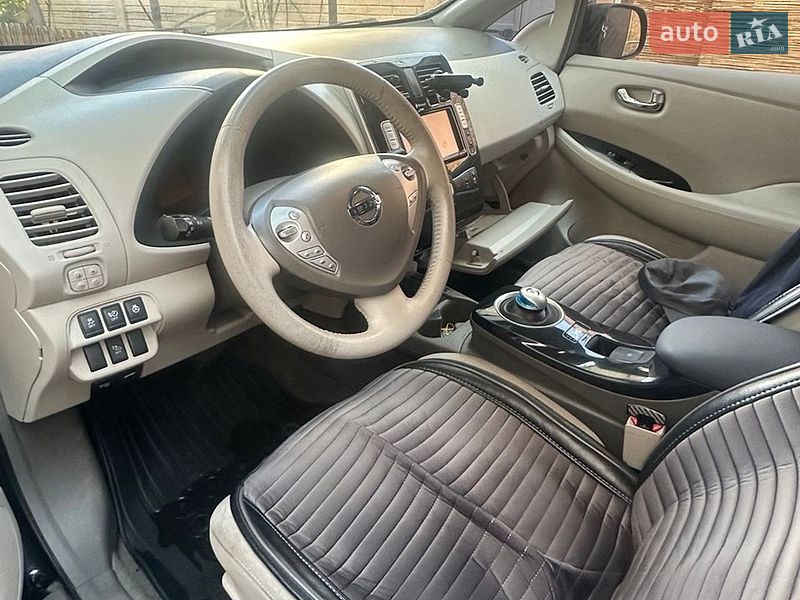 Хэтчбек Nissan Leaf 2012 в Одессе