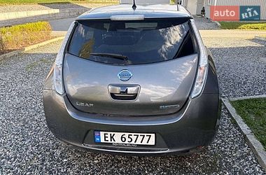 Хэтчбек Nissan Leaf 2015 в Львове