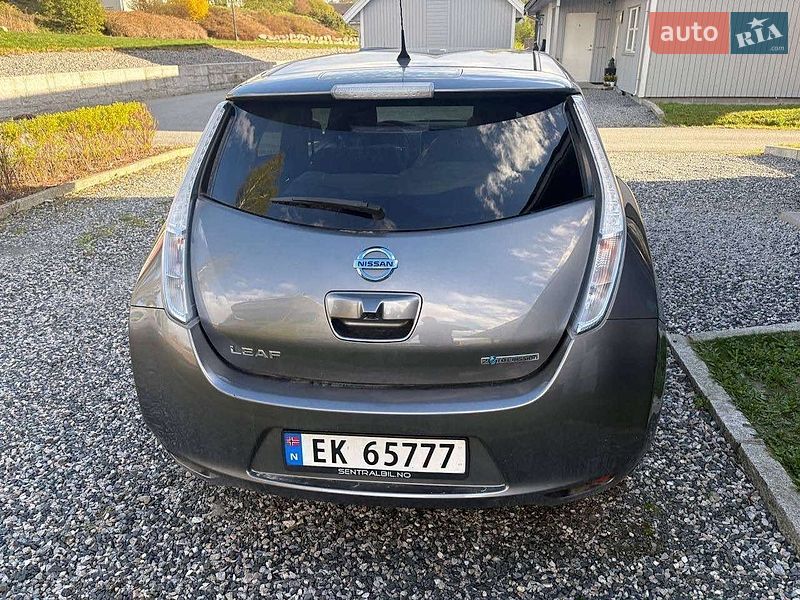 Хэтчбек Nissan Leaf 2015 в Львове