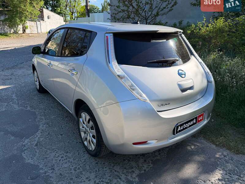 Хетчбек Nissan Leaf 2013 в Києві фото 7 Хетчбек Nissan Leaf 2013 в Києві