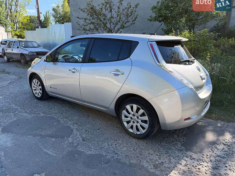 Хетчбек Nissan Leaf 2013 в Києві фото 8 Хетчбек Nissan Leaf 2013 в Києві