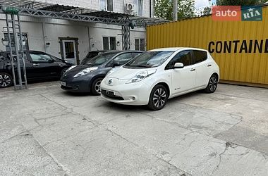 Хэтчбек Nissan Leaf 2016 в Умани