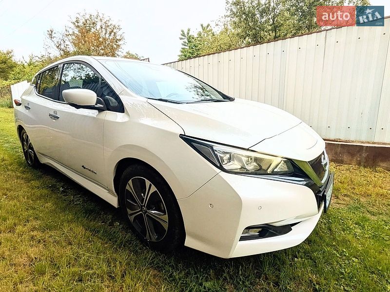 Хетчбек Nissan Leaf 2019 в Києві фото 3 Хетчбек Nissan Leaf 2019 в Києві
