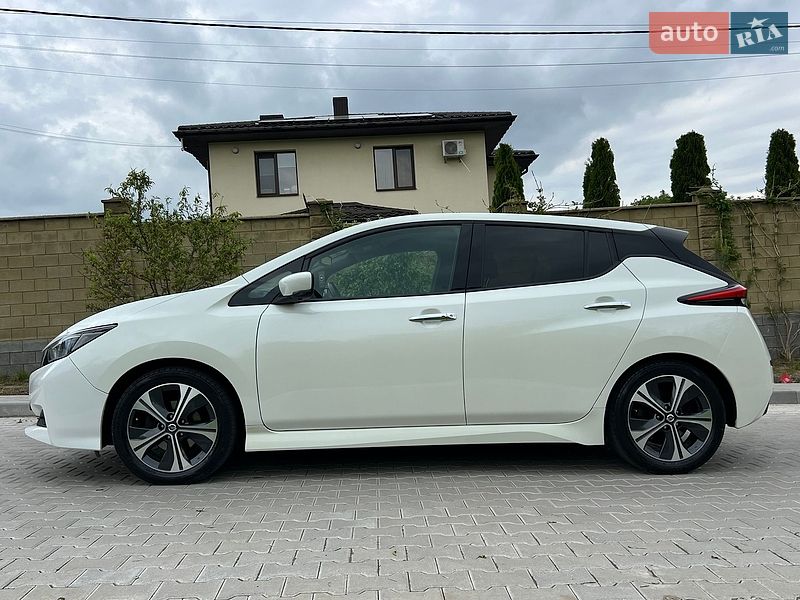 Хэтчбек Nissan Leaf 2018 в Ровно