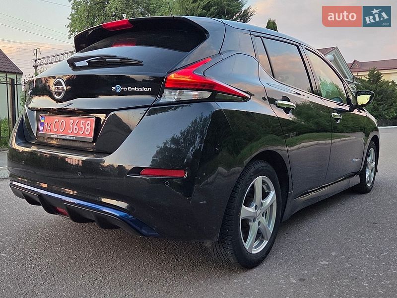 Хэтчбек Nissan Leaf 2017 в Радивилове