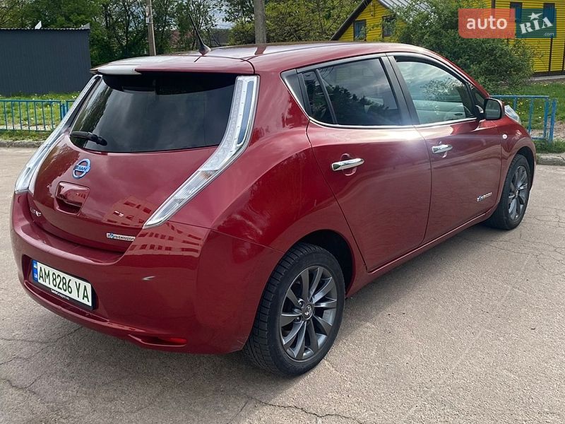 Хэтчбек Nissan Leaf 2015 в Житомире