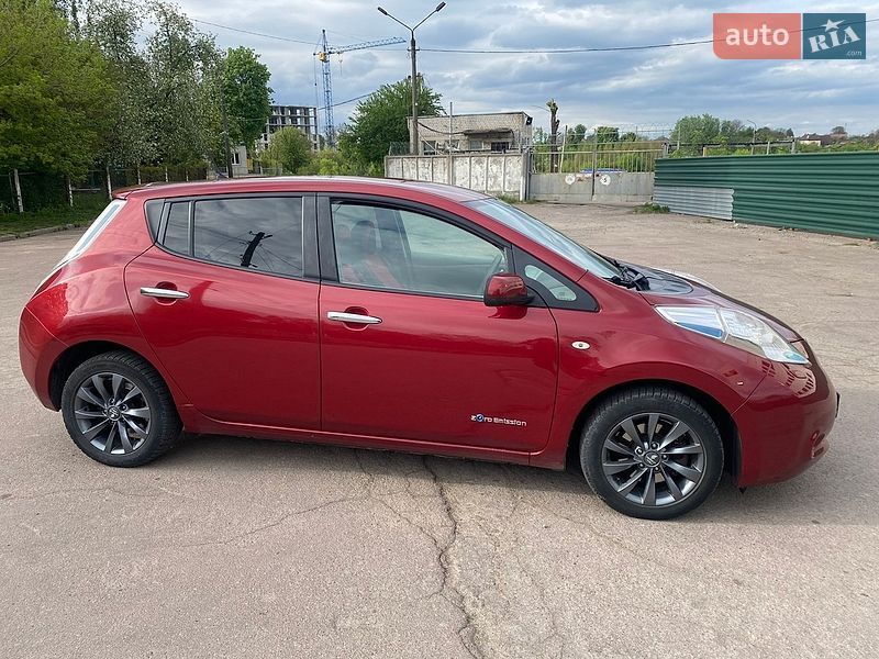 Хэтчбек Nissan Leaf 2015 в Житомире