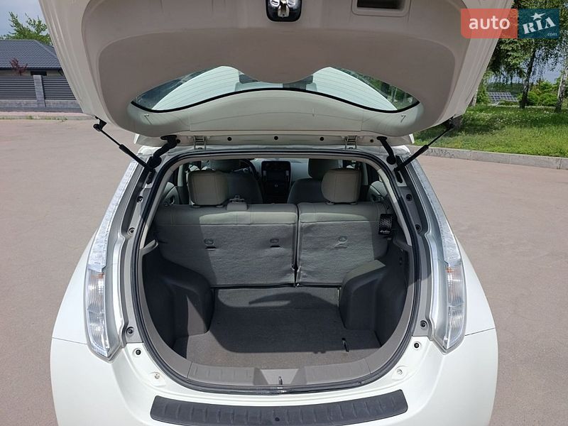 Хетчбек Nissan Leaf 2015 в Житомирі