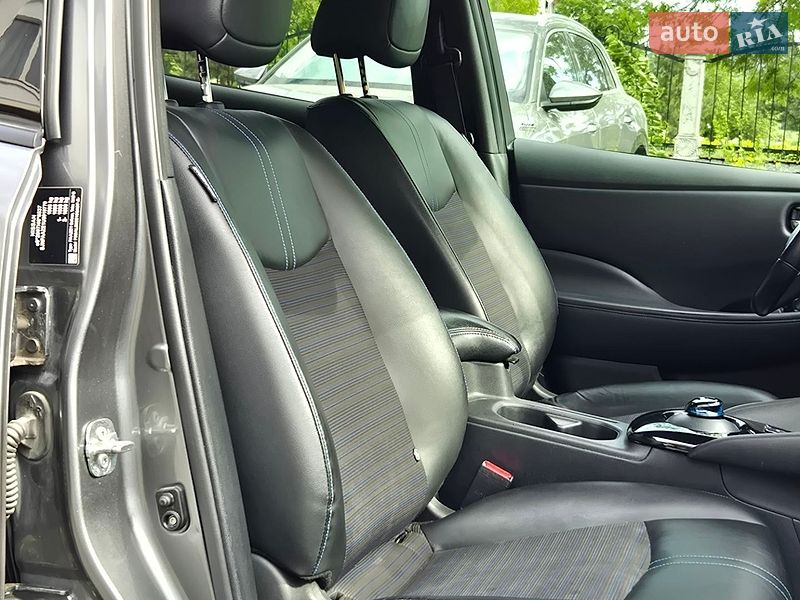 Хэтчбек Nissan Leaf 2018 в Золочеве фото 17 Хэтчбек Nissan Leaf 2018 в Золочеве