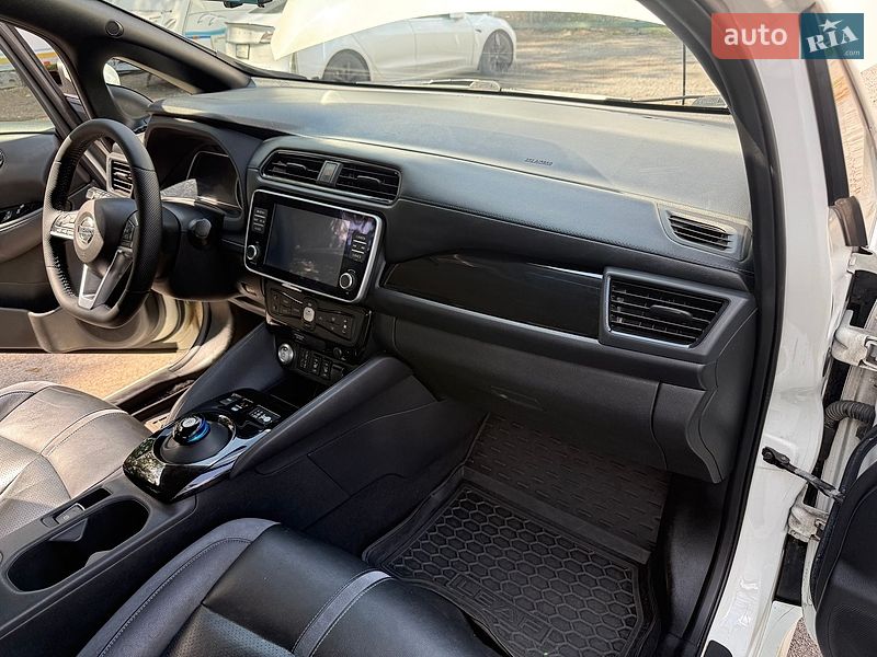 Хэтчбек Nissan Leaf 2021 в Виннице
