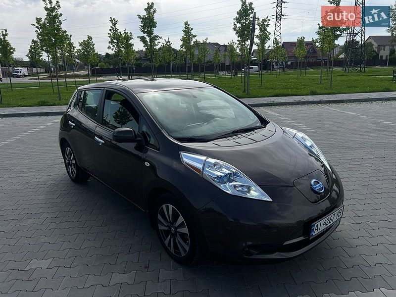 Хэтчбек Nissan Leaf 2015 в Ирпене фото Хэтчбек Nissan Leaf 2015 в Ирпене