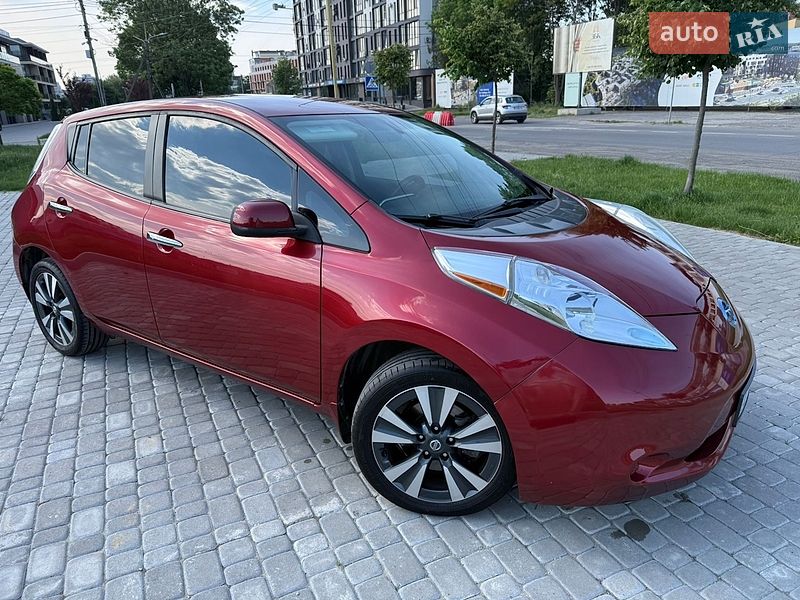Хетчбек Nissan Leaf 2015 в Ужгороді