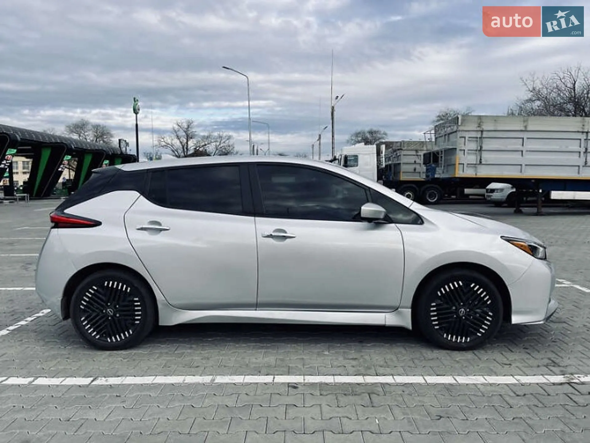 2022 Nissan Leaf - мініатюра 2