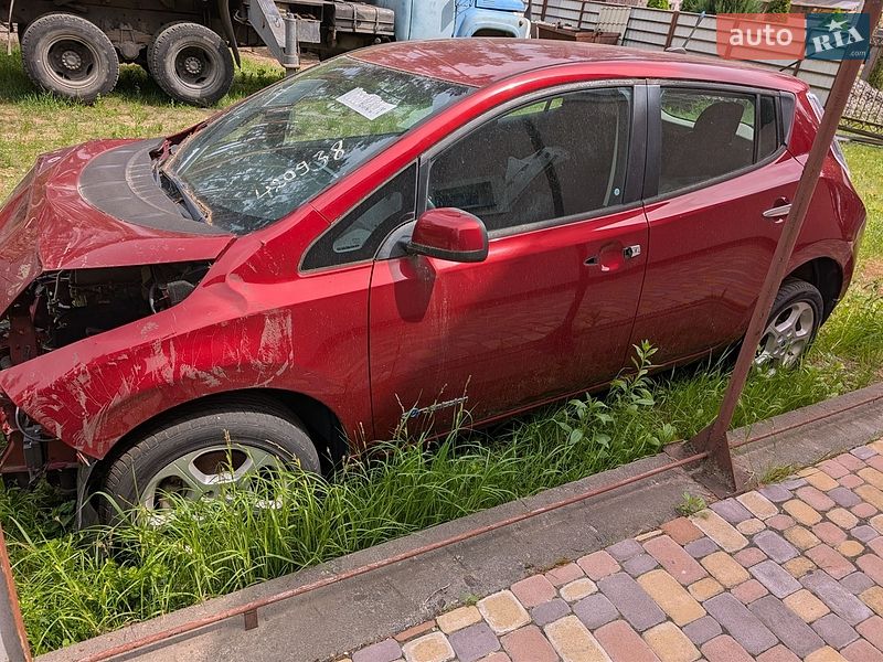 Хетчбек Nissan Leaf 2013 в Бучі