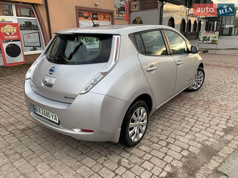 Хэтчбек Nissan Leaf 2014 в Тячеве фото 2 Хэтчбек Nissan Leaf 2014 в Тячеве
