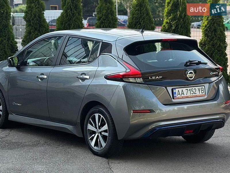 Хэтчбек Nissan Leaf 2019 в Киеве