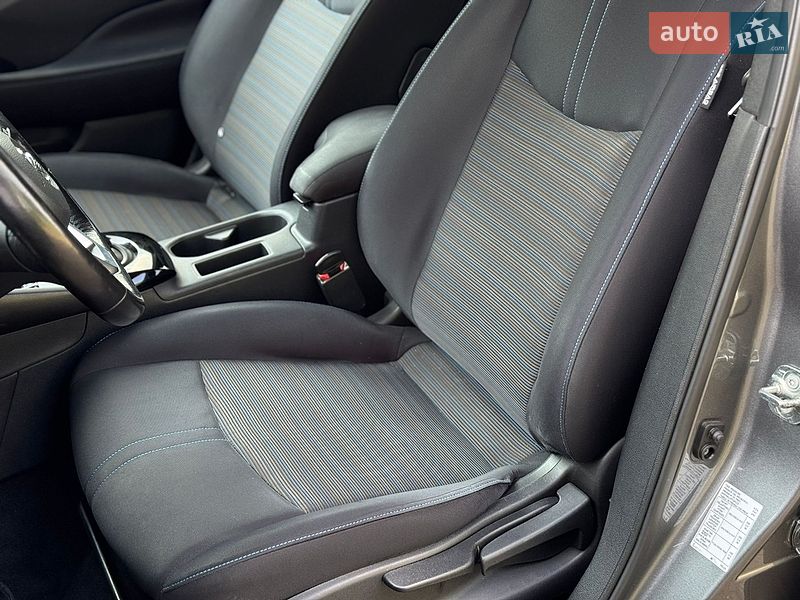 Хэтчбек Nissan Leaf 2019 в Киеве