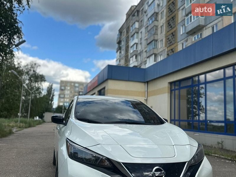 Хэтчбек Nissan Leaf 2020 в Кропивницком