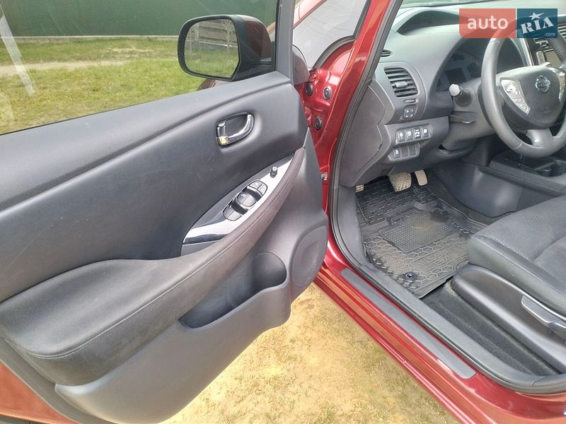 Хэтчбек Nissan Leaf 2017 в Куликове