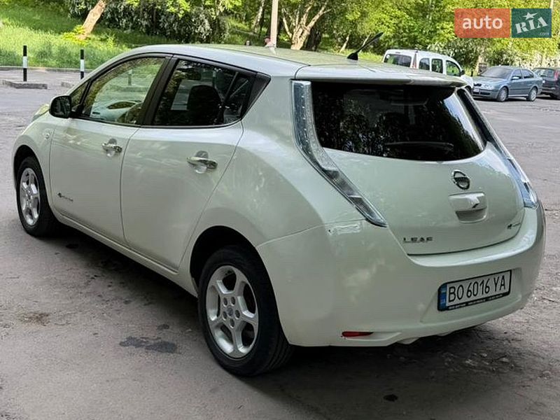 Хетчбек Nissan Leaf 2013 в Тернополі