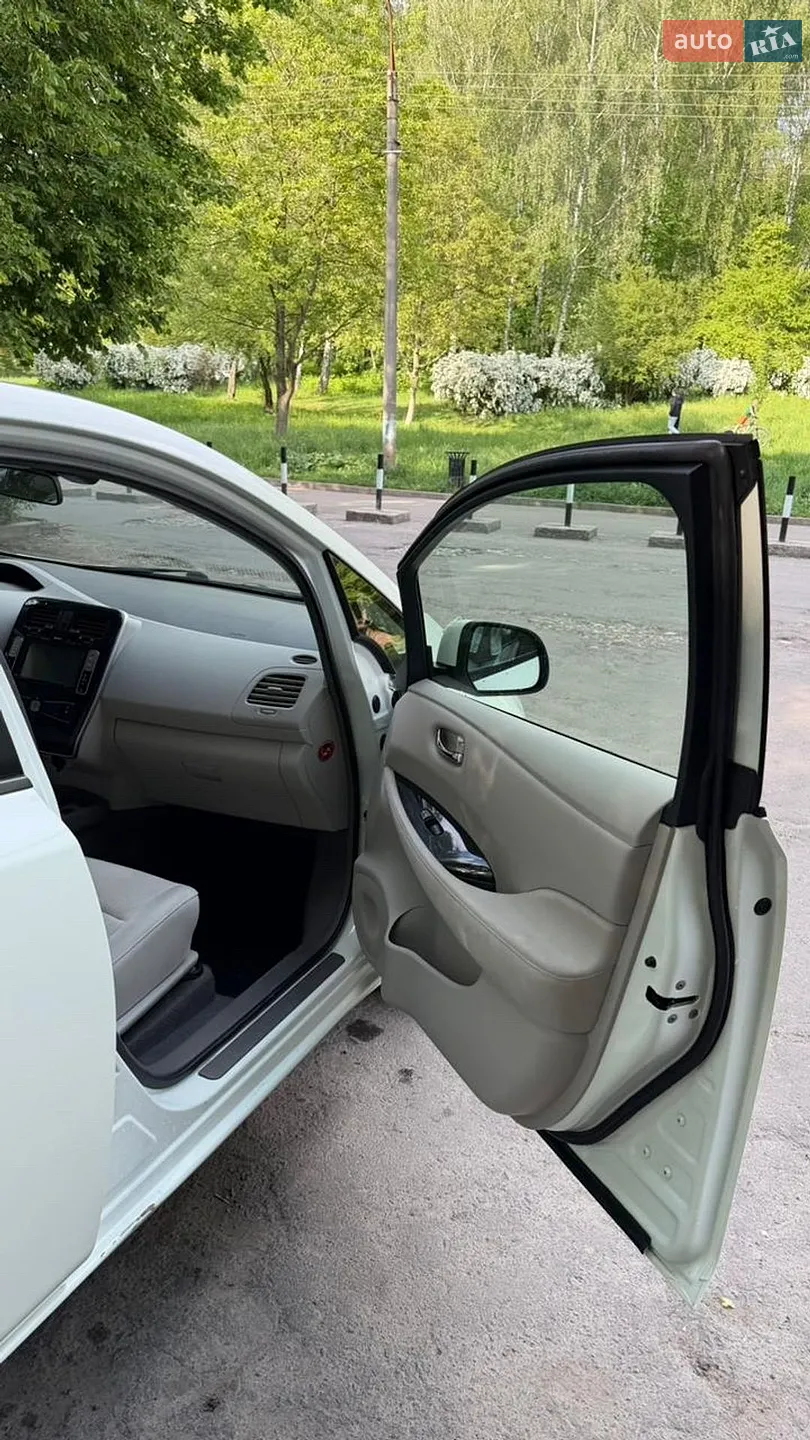 2013 Nissan Leaf - мініатюра 12