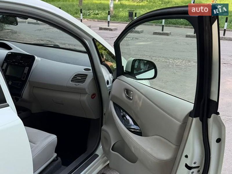 Хетчбек Nissan Leaf 2013 в Тернополі