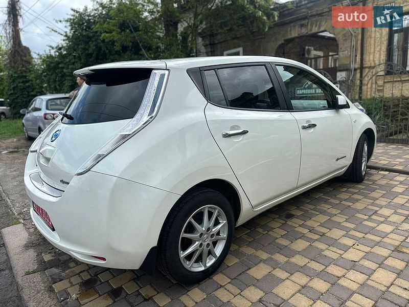 Хэтчбек Nissan Leaf 2017 в Николаеве