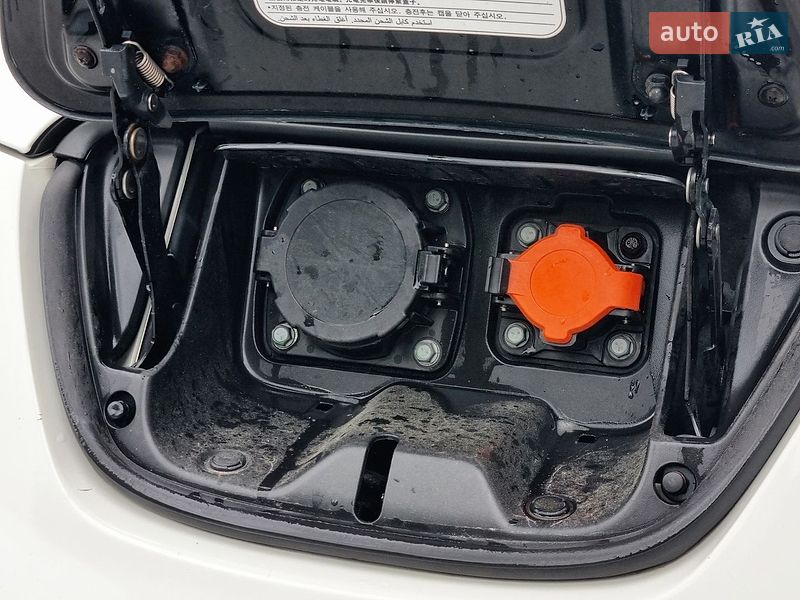 Хэтчбек Nissan Leaf 2013 в Тернополе