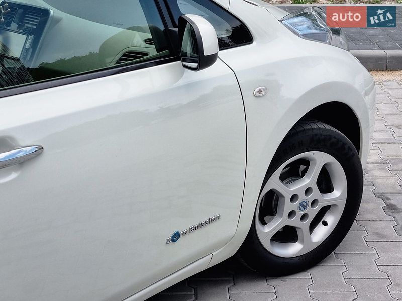 Хэтчбек Nissan Leaf 2013 в Тернополе
