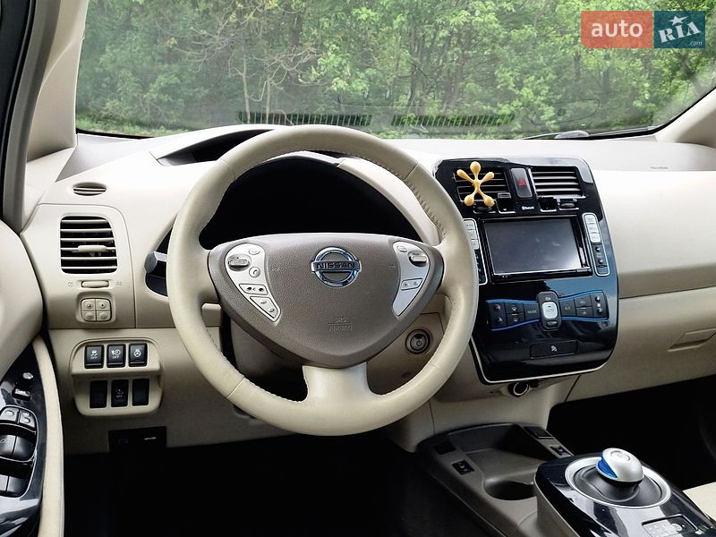 Хэтчбек Nissan Leaf 2013 в Тернополе