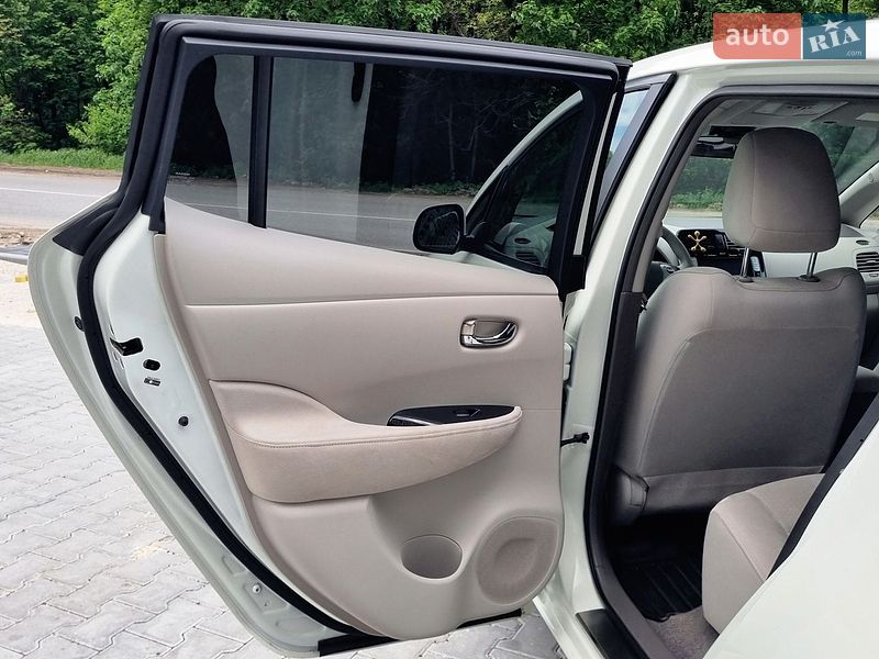 Хэтчбек Nissan Leaf 2013 в Тернополе