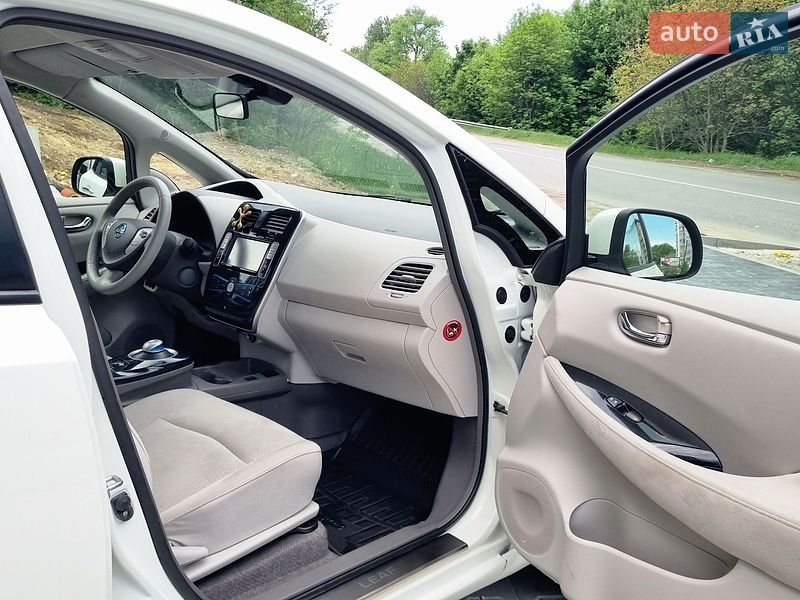 Хэтчбек Nissan Leaf 2013 в Тернополе