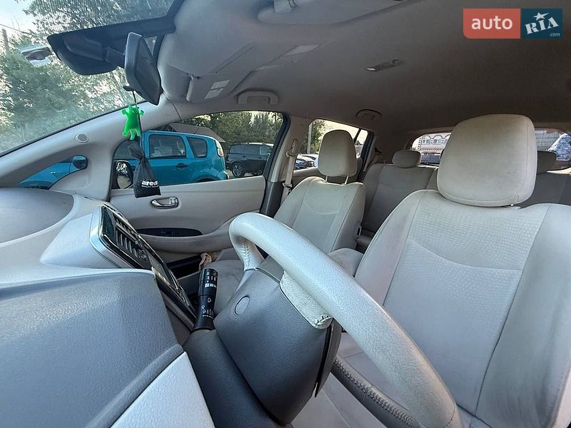 Хетчбек Nissan Leaf 2012 в Біляївці