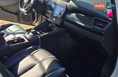 Хэтчбек Nissan Leaf 2019 в Черновцах