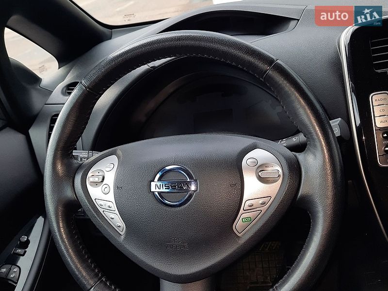 Хэтчбек Nissan Leaf 2016 в Николаеве