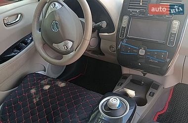 Хетчбек Nissan Leaf 2011 в Городку
