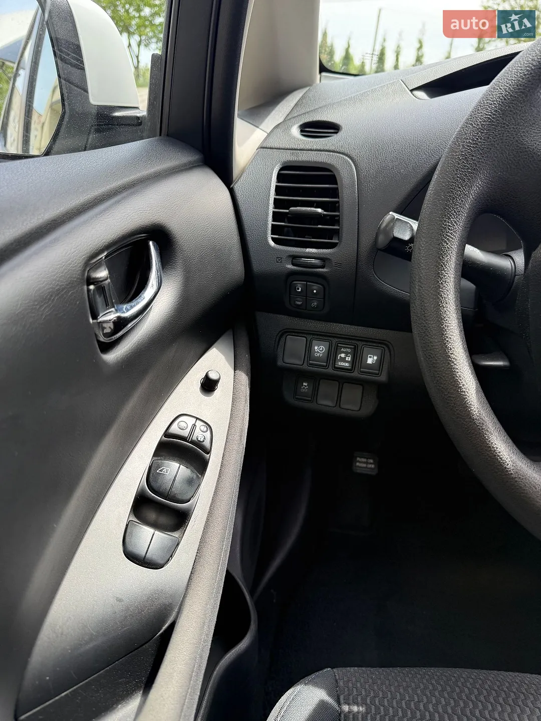 2017 Nissan Leaf - мініатюра 15