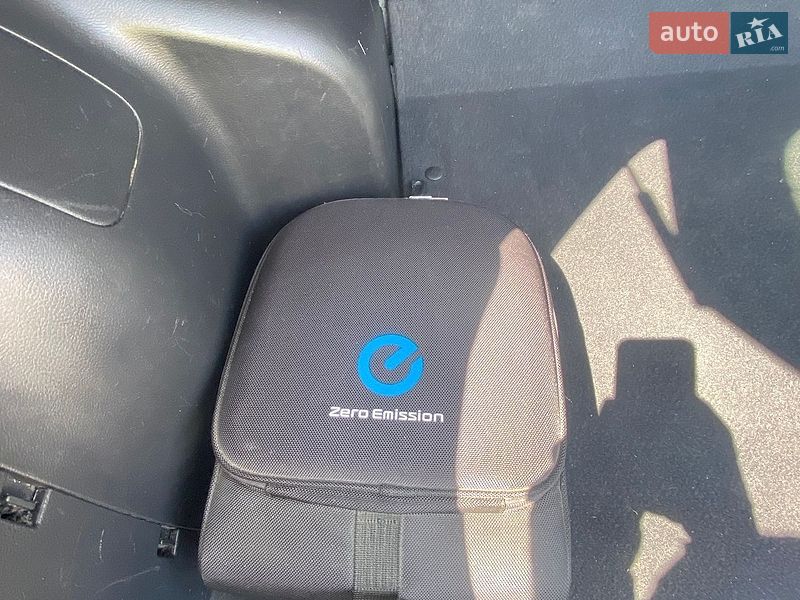 Хэтчбек Nissan Leaf 2015 в Чернигове