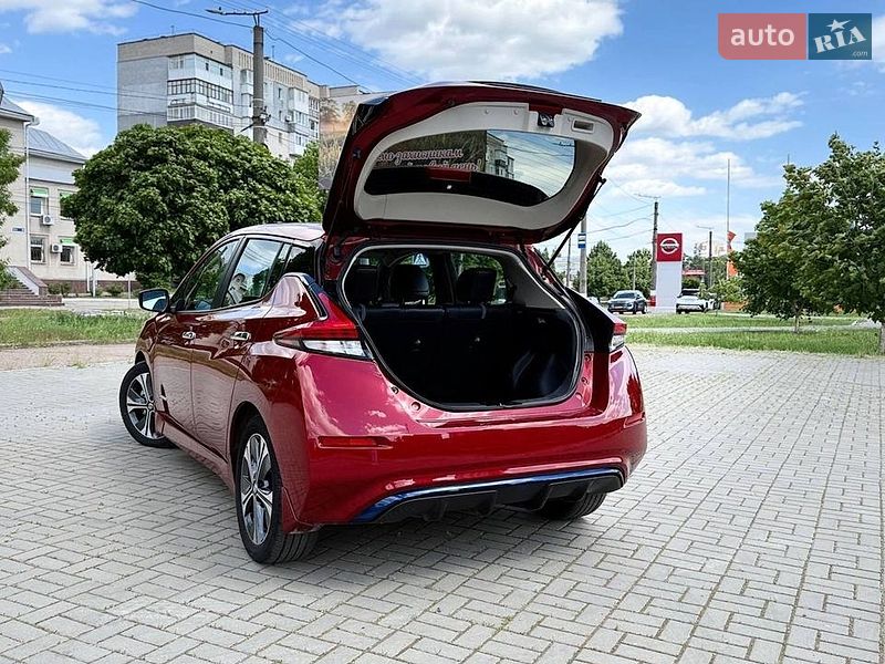 Хетчбек Nissan Leaf 2018 в Кропивницькому